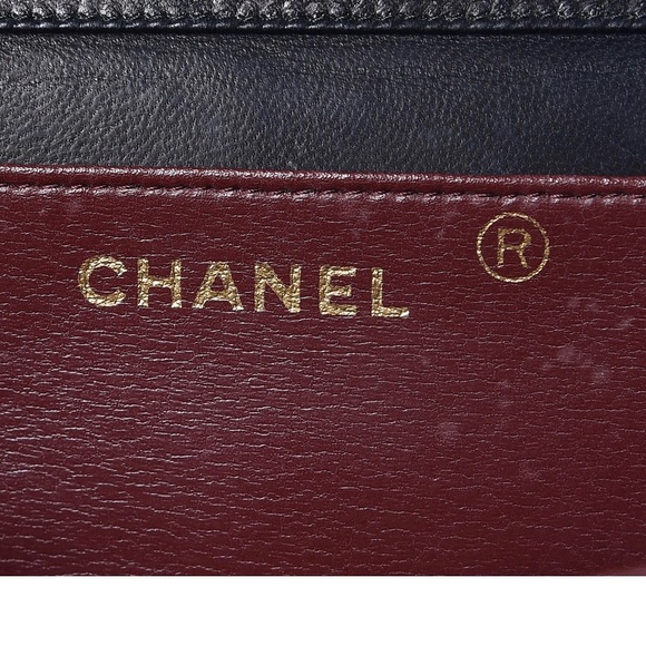 ❌❌❌SOLD❌❌❌ Vintage Chanel Lambskin Quilted Small - Picture 6 of 8